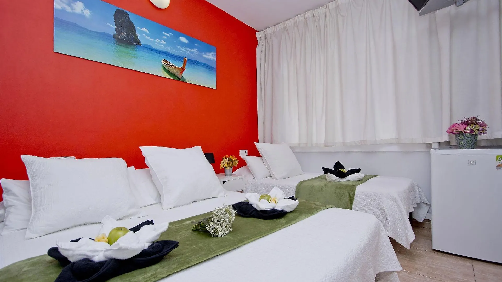 Barcelona City North Hostal