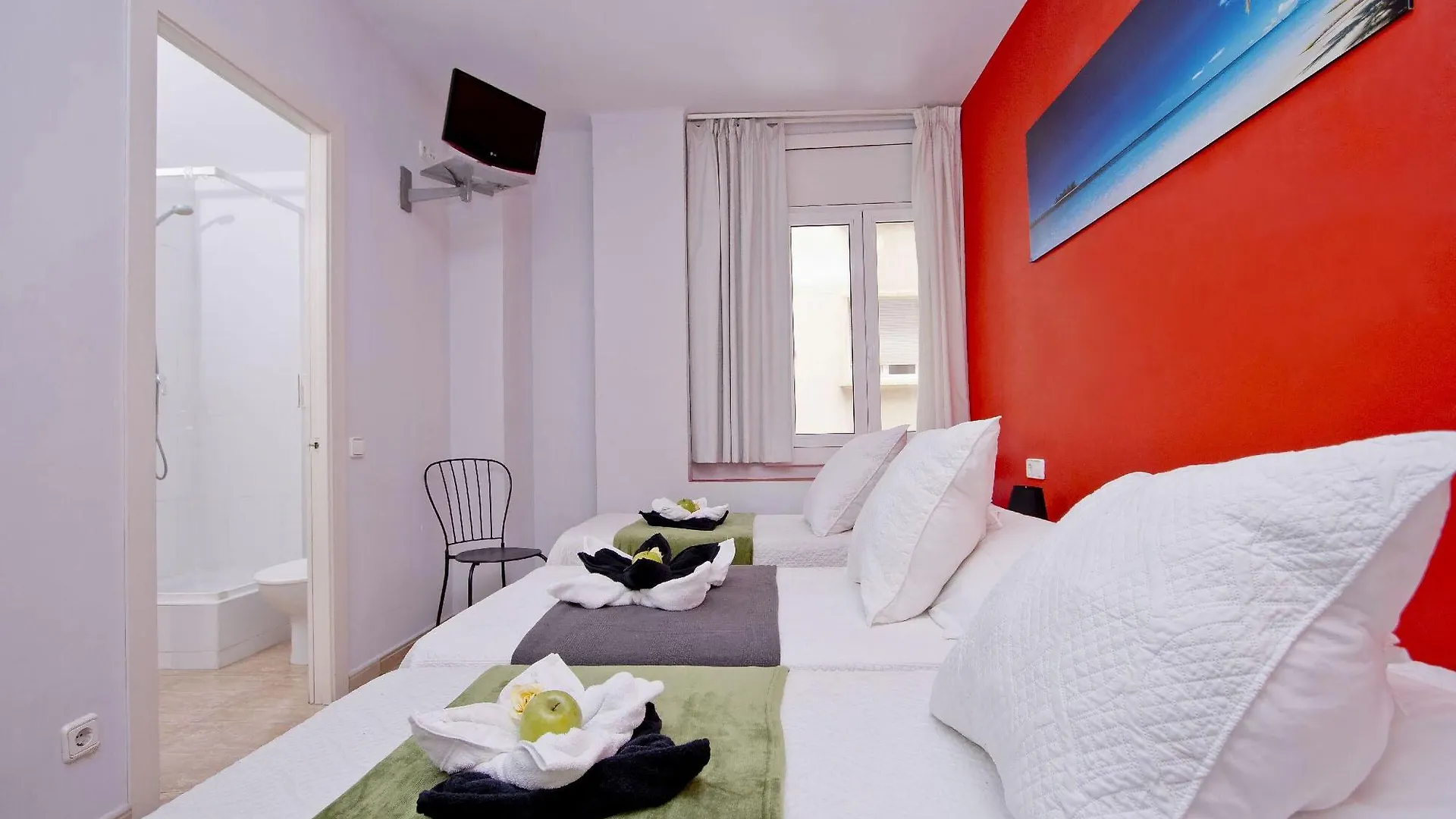 Barcelona City North Hostal 2*,