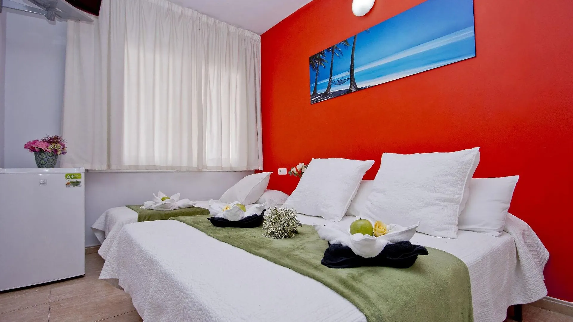 Barcelona City North Hostal 2*,