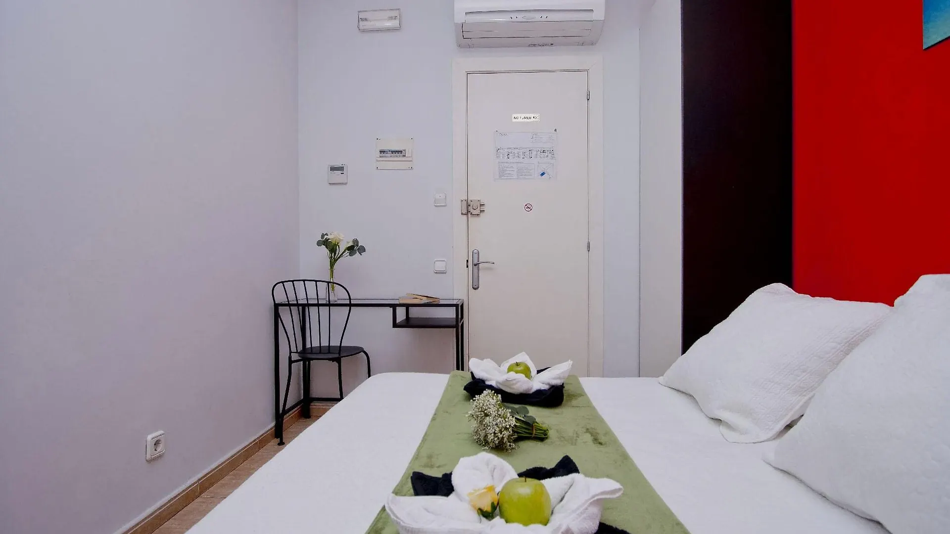 Barcelona City North Hostal