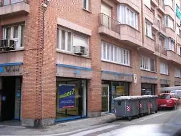 Barcelona City North Hostal Guest house